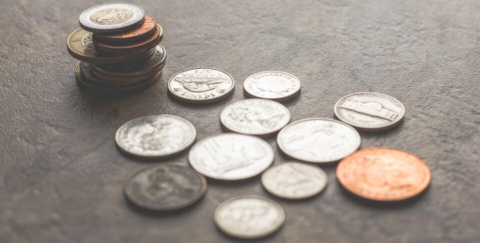 Mynt i olika storlekar och färger